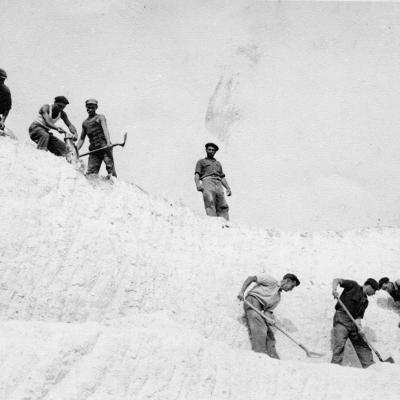 Les Ouvriers Des Carrieres A La Fin Des Annees 50